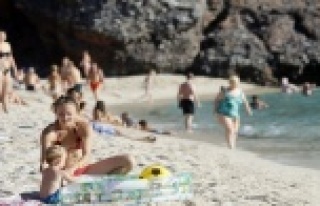 Kars'ta kar fırtınası, Alanya'da deniz...