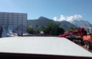 Korkunç vinç kazası! 1 kişi yaralandı