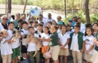 Öğrencilerden hayvan barınağı ziyareti