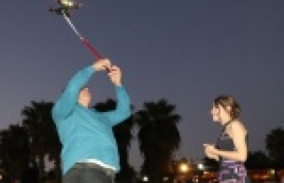 Sürpriz evlilik teklifinde yüzük drone ile gökyüzünden...