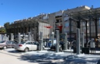 Tarihi Kaleiçi'ne gelen turiste vale hizmeti...