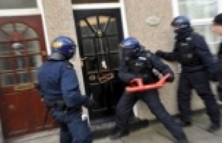 Alanya'da günü birlik evlere baskın