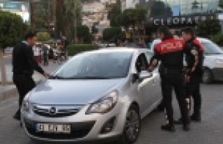 Alanya'da şüpheli araçlara denetim