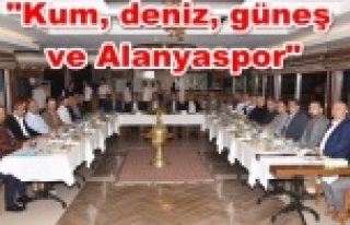 Alanyaspor Başkan Yücel'in onuruna yemek verdi