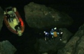 Antalya'da 20 metrelik uçurumda kurtarma operasyonu