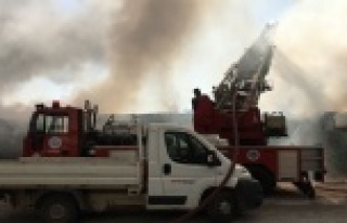 Antalya'da depo yangını korkuttu