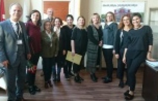 Bahçeşehir'de öğretmenler kapıda karşılandı