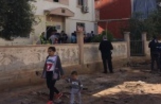 Binanın elektrik panosuna sıçrayan yangın paniğe...