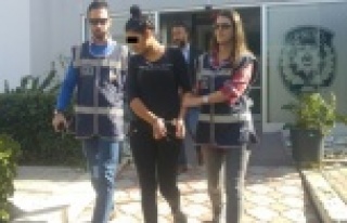 Hırsız kadınlar yakayı ele verdi