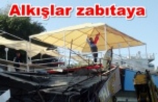 Kaçak yapı yıkımında zabıtanın Türk bayrağı...
