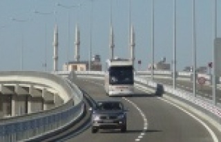 Merakla beklenen köprülü kavşak trafiğe açıldı