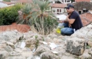 Seyir terasında benzin bidonu ve ekmek bıçağıyla...