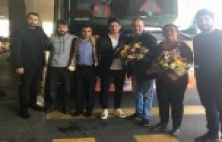 Takımı Alanyalılar karşıladı