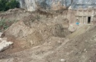 Tapulu arazide kazı yapılırken 2 bin 400 yıllık...