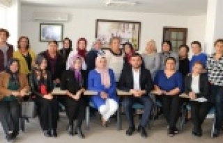 Toklu ilk iş olarak kadınlarla buluştu