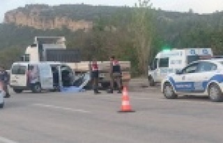 Trafik kazası! 1 ölü 2 yaralı var