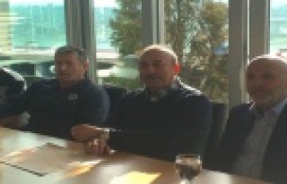 Bakan Çavuşoğlu takımımızı yalnız bırakmadı