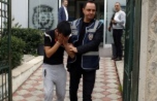 Bıçak tehdidiyle cep telefonu gasp eden kişi tutuklandı