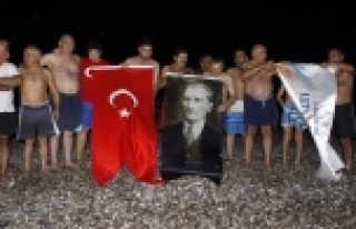 2018’i denize girerek karşıladılar