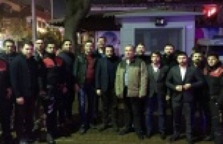 Ak Gençlik'ten polislere anlamlı jest