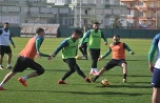 Alanyaspor'da Karabük mesaisi başladı