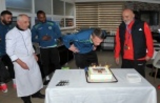 Barış’a doğum günü kutlaması