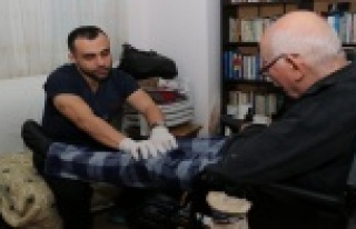 Büyükşehir Belediyesi hastalara evinde bakıyor