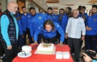 Taha'ya sürpriz kutlama