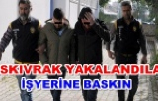 Alanya'da silah kaçakçılarına suçüstü