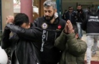 Antalya'da uyuşturucu operasyonu: 12 gözaltı