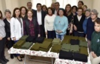 Antalyalı kadınlardan Mehmetçiğe boyunluk