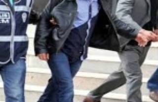Biri emekli 2. sınıf emniyet müdürü 4 polis gözaltına...