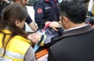 Çatıda mangal keyfi hastanede bitti