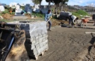 Komşuda mezarlıkların eksikleri gideriliyor