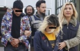 Motosikletli gaspçı sevgililer yakalandı