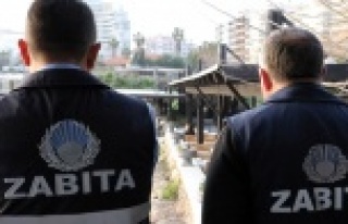 Ünlü restoranda yıkım manzaralı akşam yemeği