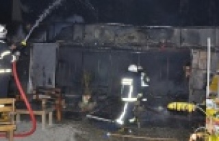 Yangında iş yeri kullanılamaz hale geldi