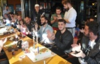 Birol'a yaş günü kutlaması