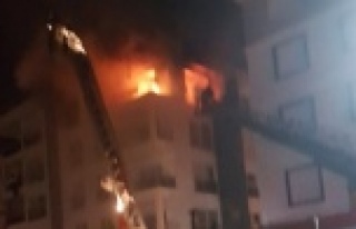 4 katlı binada korkutan yangın