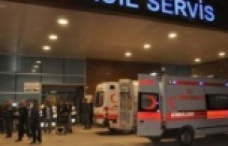 Acil serviste bıçaklı kavga