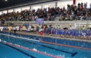 Alanya'da 23 Nisan yüzme yarışları
