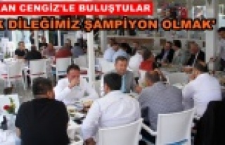 Alanya'daki Galatasaraylılar yemekte bir araya...