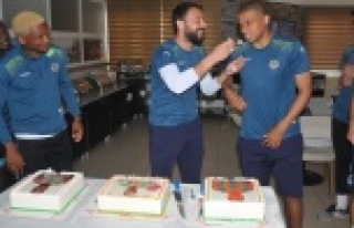Alanyaspor’da 3 doğum günü birden kutlandı