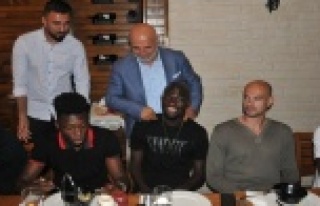 Alanyasporlu futbolcular Deli Kasap'a konuk oldu