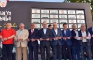 "Bu sene otelciler fiyatları düşürdükleri...