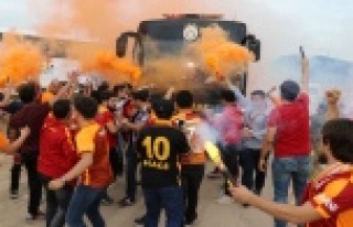 Galatasaray, Alanya'da şampiyon gibi karşılandı