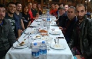 Halı saha turnuvası sonrası başhekimle yemek