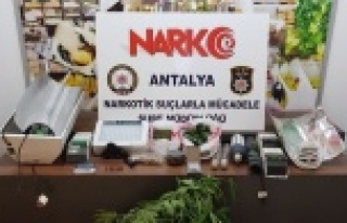 Uyuşturucu operasyonunda Belçika uyruklu 8 kişi...