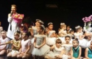 Minik balerinler büyüledi