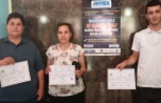 AKMEK kursiyerlerine iş garantili sertifika